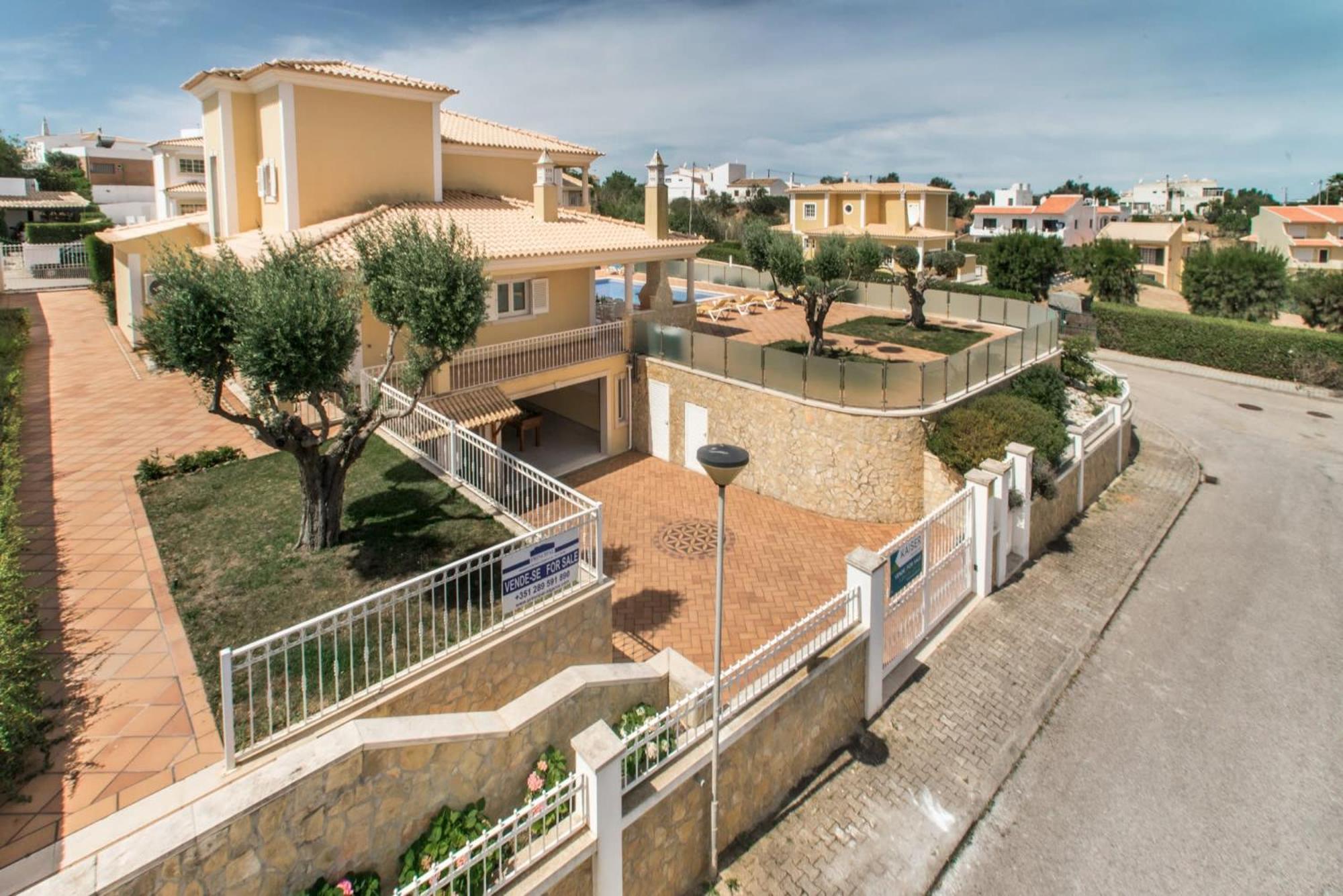 Villa Das Oliveiras Amazing Location Walk To Marina Restaurants Beach Albufeira Exterior photo